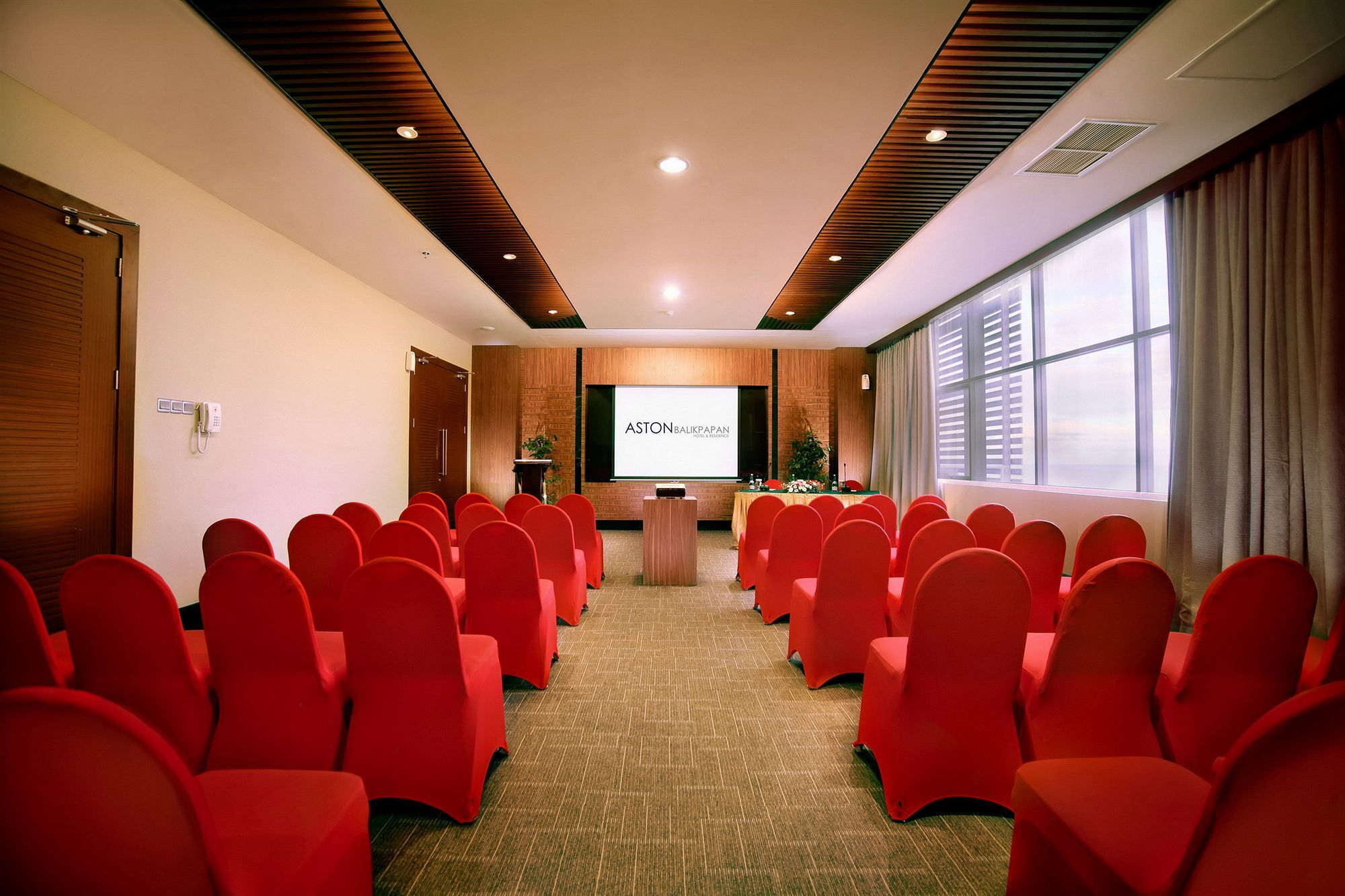 Golden Tulip Balikpapan Hotel & Suites Экстерьер фото