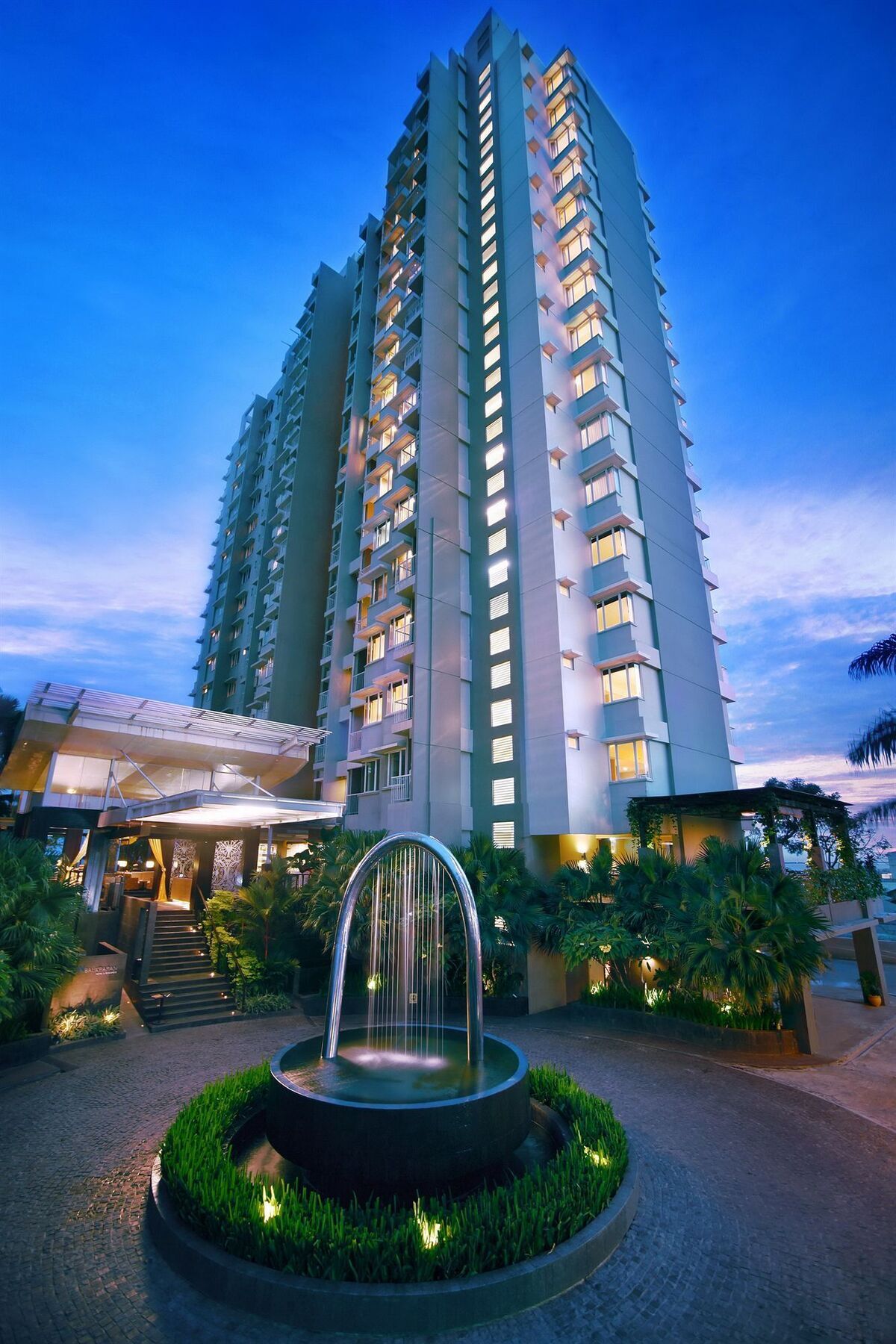 Golden Tulip Balikpapan Hotel & Suites Экстерьер фото