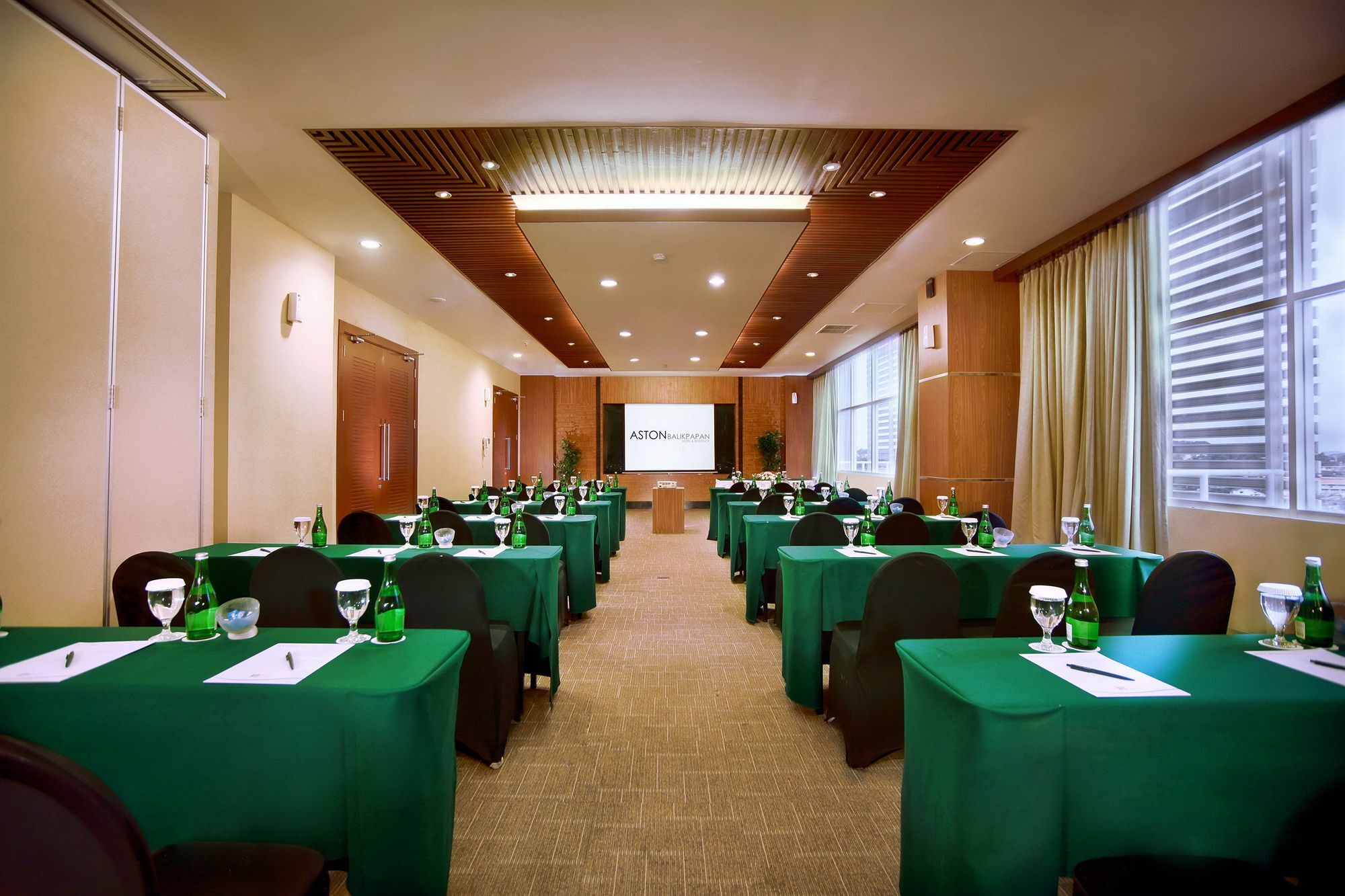 Golden Tulip Balikpapan Hotel & Suites Экстерьер фото